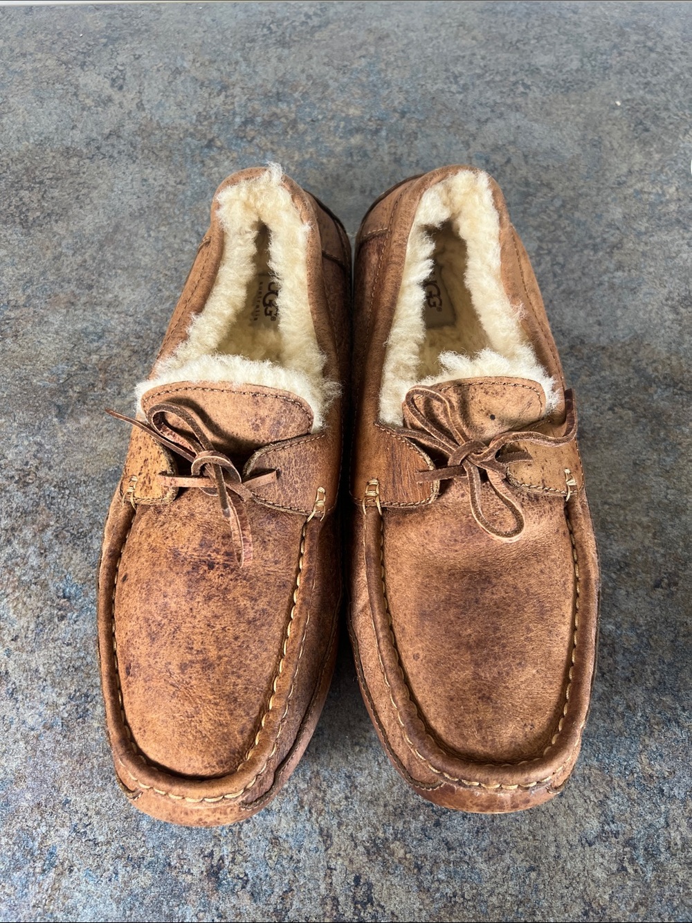 UGG Men's Dakota Suede / Shearling Moccasin Slippers Chestnut Size 12